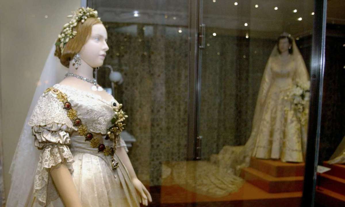 100 anos de casamento real! Compare os vestidos de noivas mais icônicos -  Revista Marie Claire